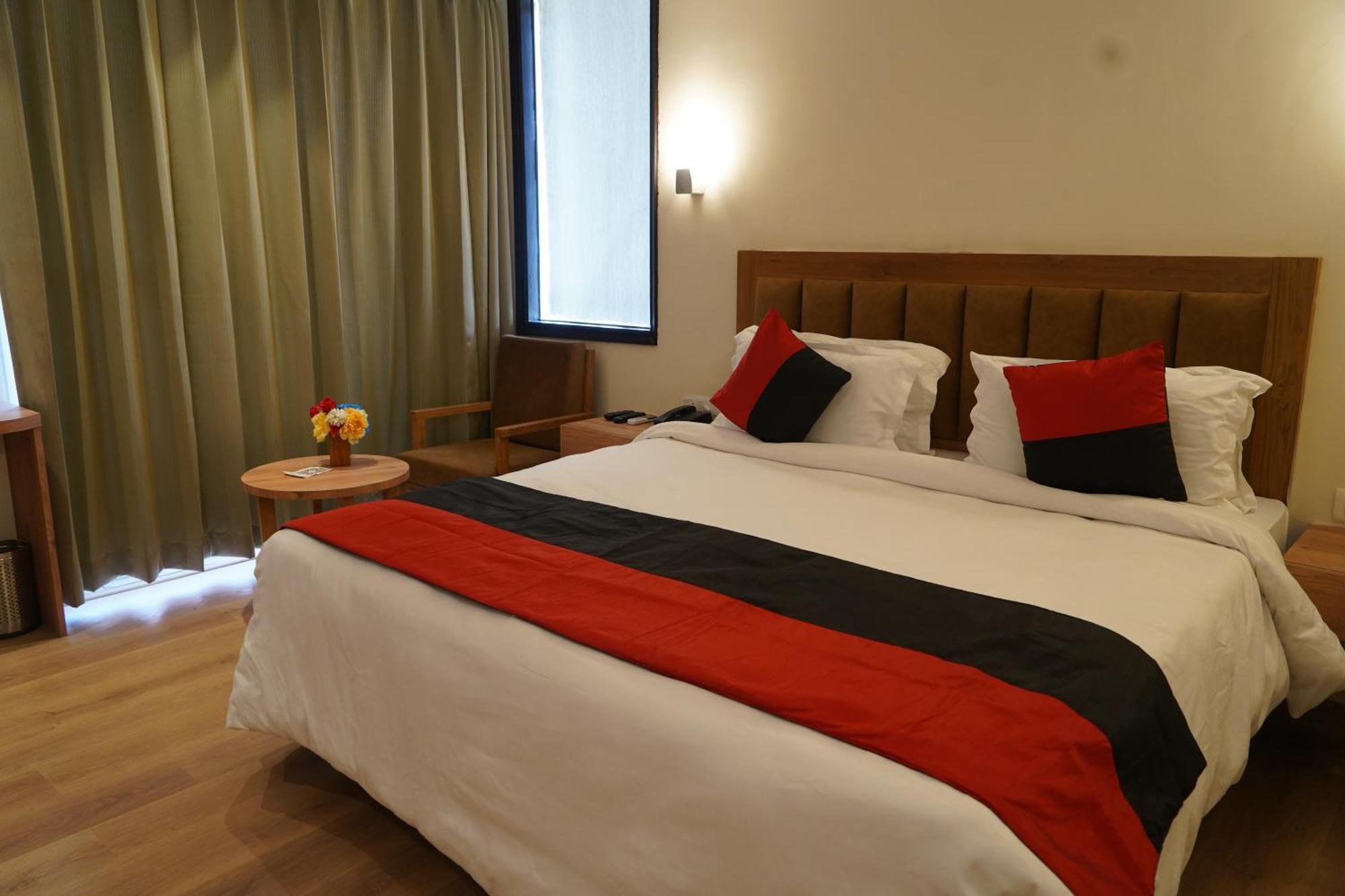 Hotel Forest Avenue - Best Luxury Hotel In Dehradun Eksteriør billede