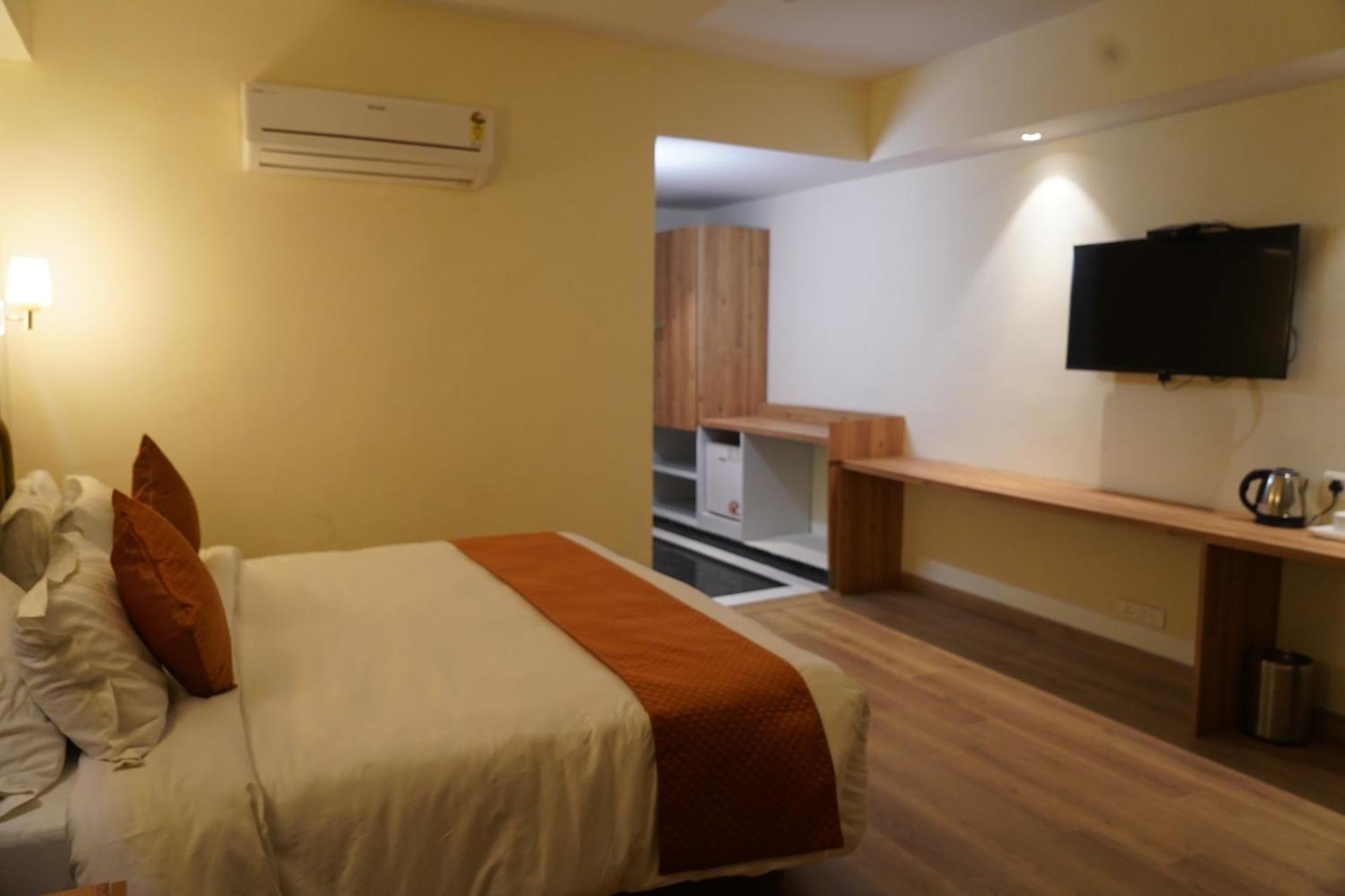 Hotel Forest Avenue - Best Luxury Hotel In Dehradun Eksteriør billede