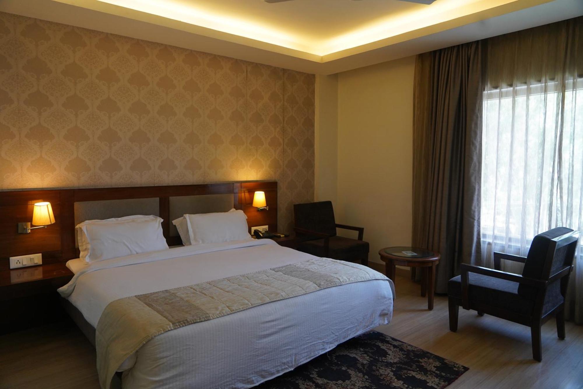 Hotel Forest Avenue - Best Luxury Hotel In Dehradun Eksteriør billede