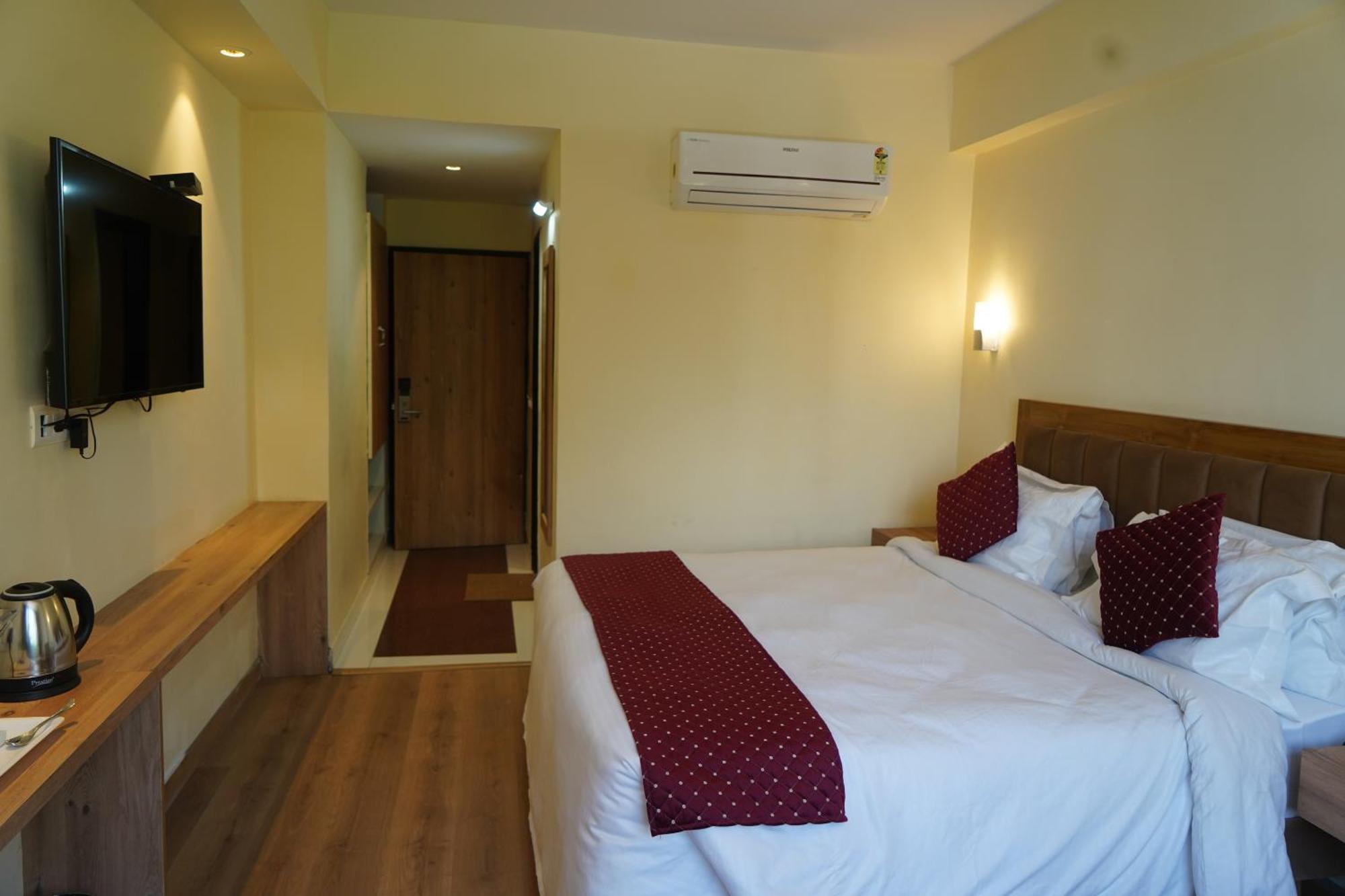 Hotel Forest Avenue - Best Luxury Hotel In Dehradun Eksteriør billede