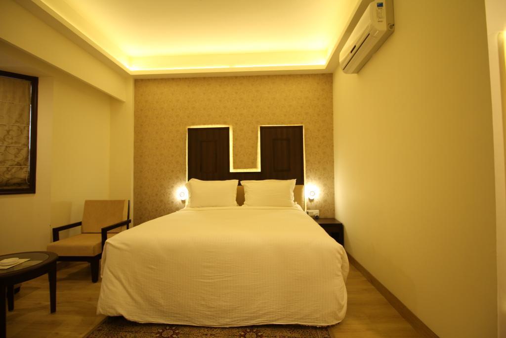 Hotel Forest Avenue - Best Luxury Hotel In Dehradun Eksteriør billede